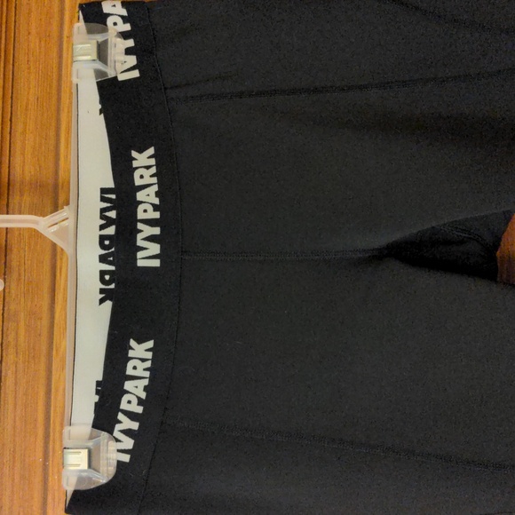 Ivy Park Cropped Compression Shorts - Picture 2 of 7